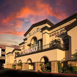 Silver Sevens & Casino Hotell